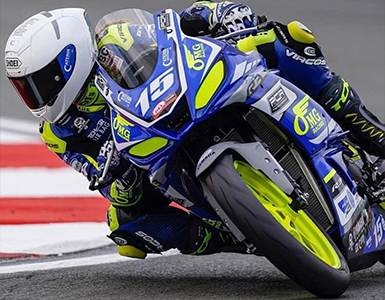 chloe jones female motor bikes rider uk riding superbike